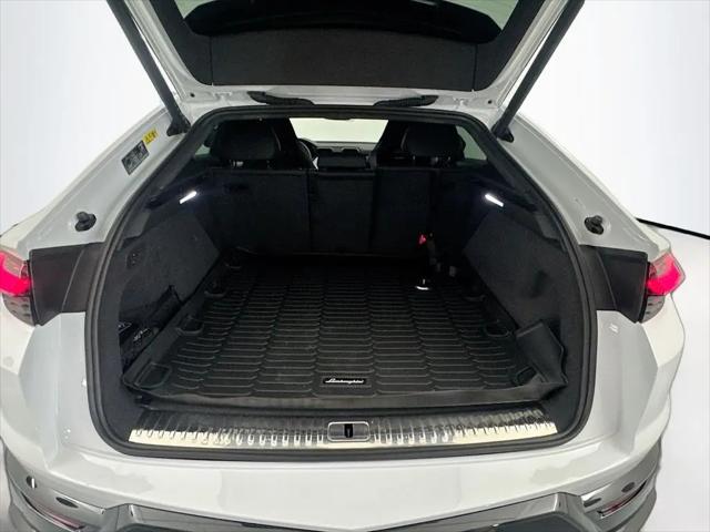 2025 Lamborghini Urus SE
