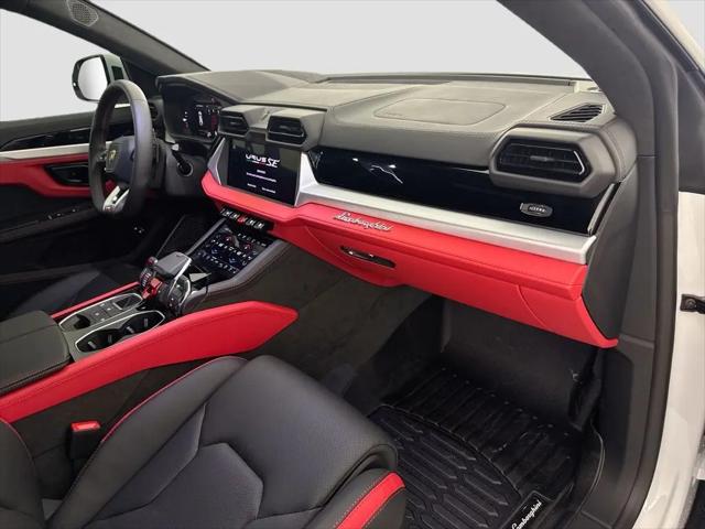 2025 Lamborghini Urus SE