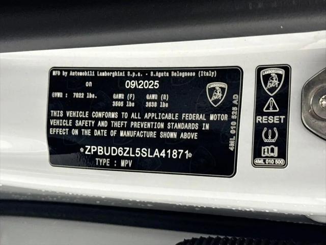 2025 Lamborghini Urus SE
