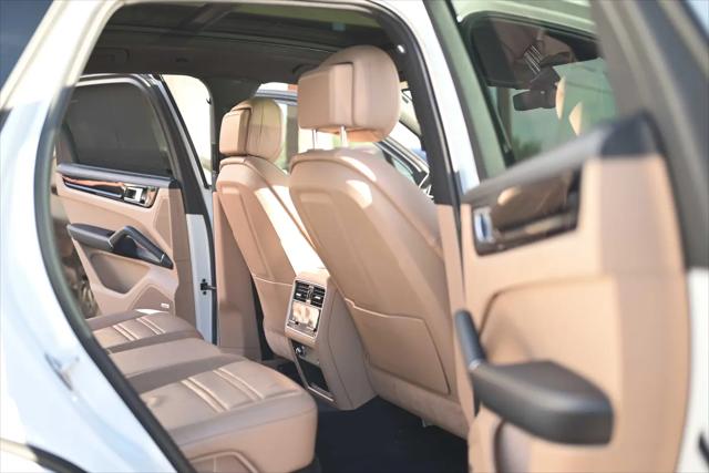 2016 Porsche Cayenne Cayenne