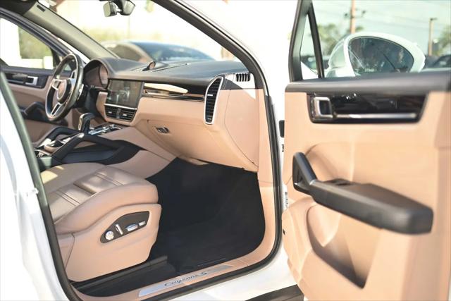 2016 Porsche Cayenne Cayenne