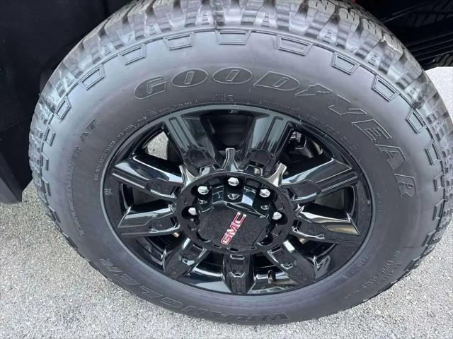 2026 GMC Sierra 2500HD Crew Cab, Standard Bed, AT4, 4WD