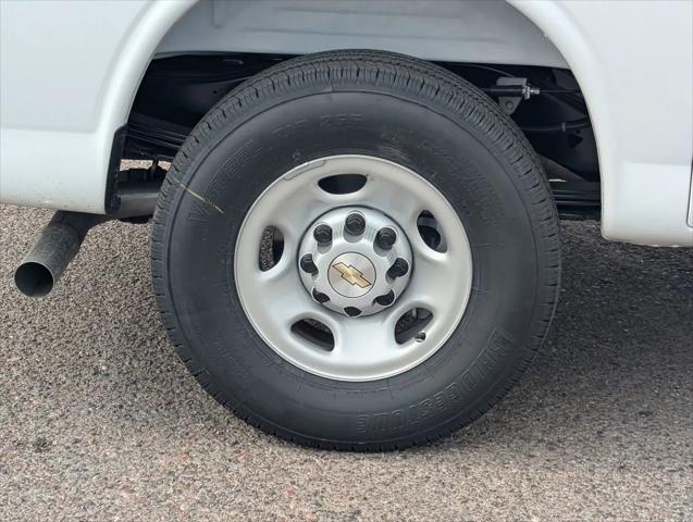 2026 Chevrolet Express Cargo Van 2500 Regular Wheelbase, WT, RWD