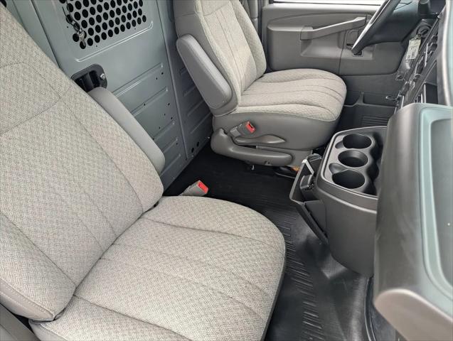 2026 Chevrolet Express Cargo Van 2500 Regular Wheelbase, WT, RWD