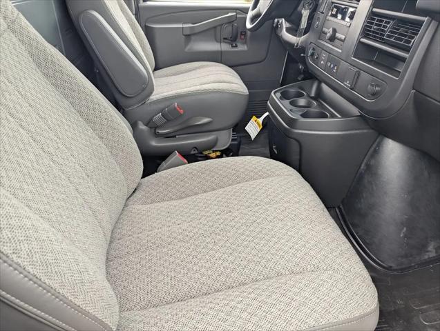 2026 Chevrolet Express Cargo Van 2500 Regular Wheelbase, WT, RWD