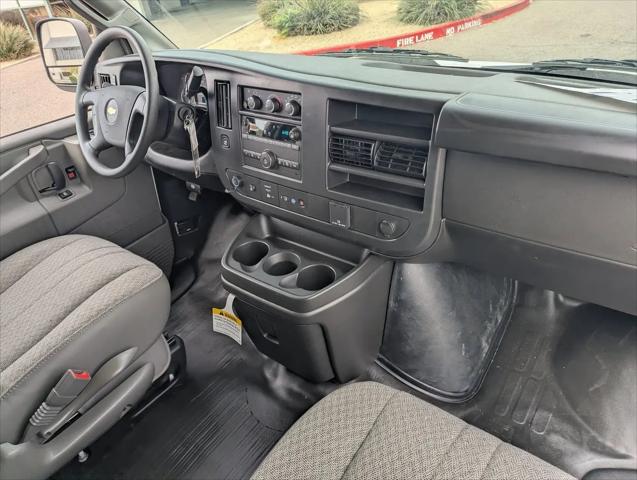2026 Chevrolet Express Cargo Van 2500 Regular Wheelbase, WT, RWD