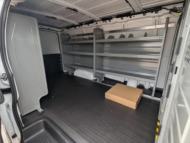 2026 Chevrolet Express Cargo Van 2500 Regular Wheelbase, WT, RWD
