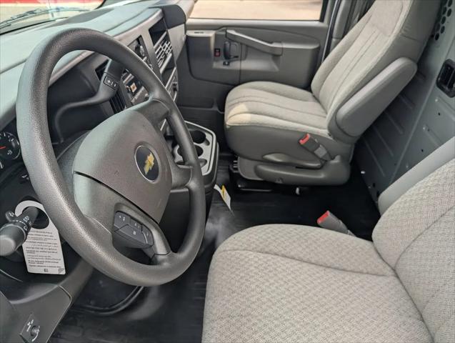 2026 Chevrolet Express Cargo Van 2500 Regular Wheelbase, WT, RWD