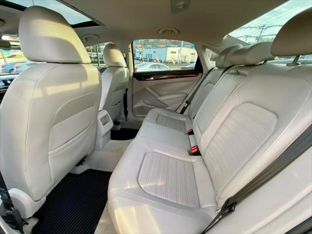 2012 Volkswagen Passat 2.5L SEL