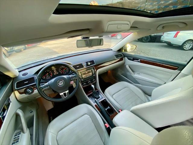 2012 Volkswagen Passat 2.5L SEL