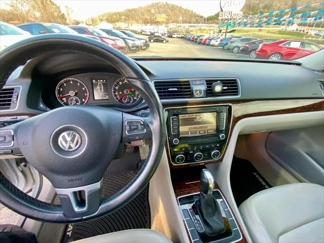 2012 Volkswagen Passat 2.5L SEL
