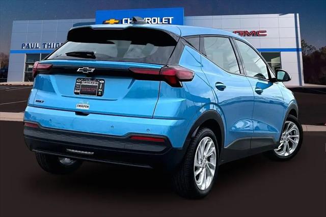 2027 Chevrolet Bolt LT FWD