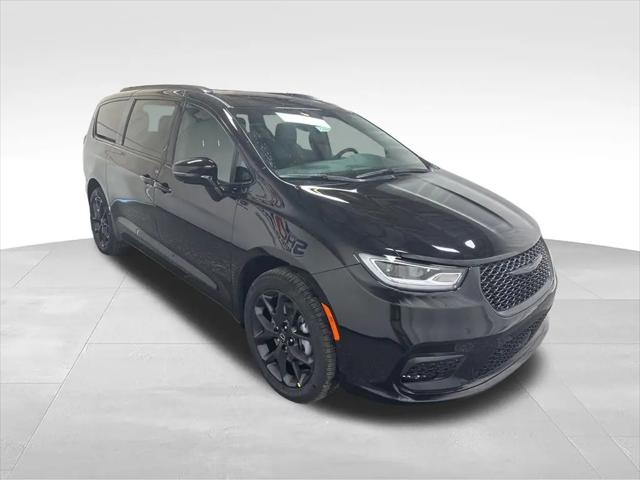 2026 Chrysler Pacifica Select AWD
