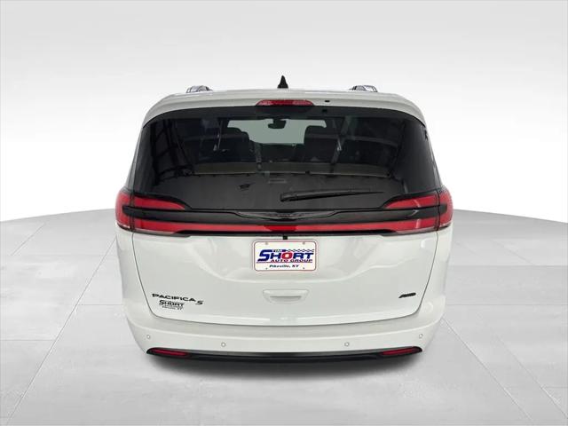 2026 Chrysler Pacifica Select AWD