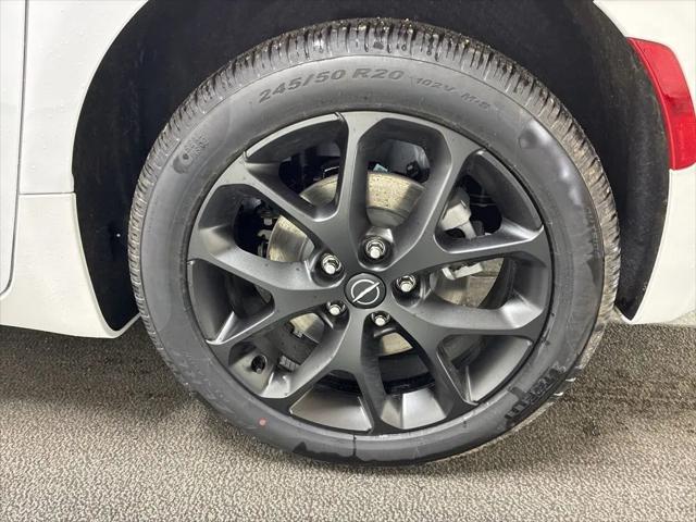2026 Chrysler Pacifica Select AWD