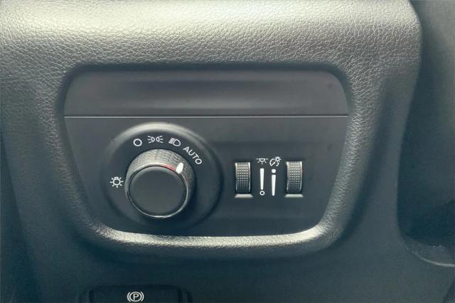 2023 Jeep Grand Cherokee L Laredo 4x4