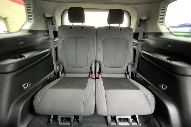 2023 Jeep Grand Cherokee L Laredo 4x4