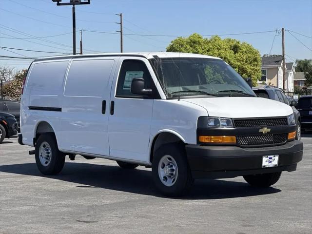 2026 Chevrolet Express Cargo Van 2500 Regular Wheelbase, WT, RWD