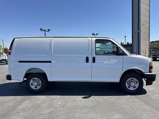 2026 Chevrolet Express Cargo Van 2500 Regular Wheelbase, WT, RWD