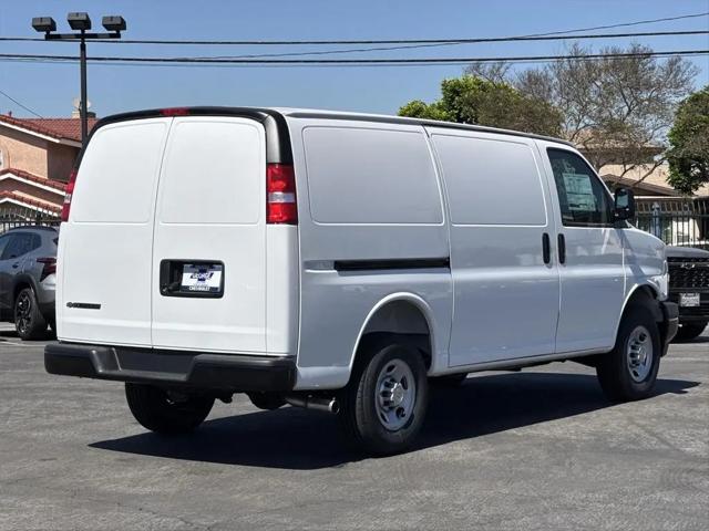 2026 Chevrolet Express Cargo Van 2500 Regular Wheelbase, WT, RWD