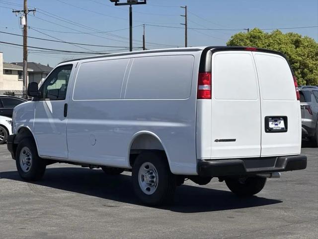 2026 Chevrolet Express Cargo Van 2500 Regular Wheelbase, WT, RWD