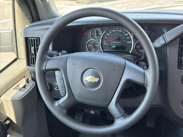 2026 Chevrolet Express Cargo Van 2500 Regular Wheelbase, WT, RWD