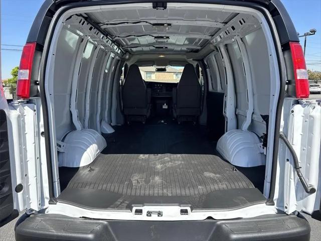 2026 Chevrolet Express Cargo Van 2500 Regular Wheelbase, WT, RWD