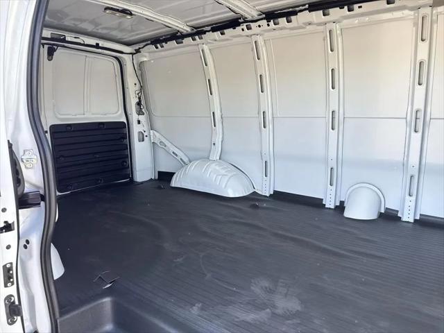 2026 Chevrolet Express Cargo Van 2500 Regular Wheelbase, WT, RWD