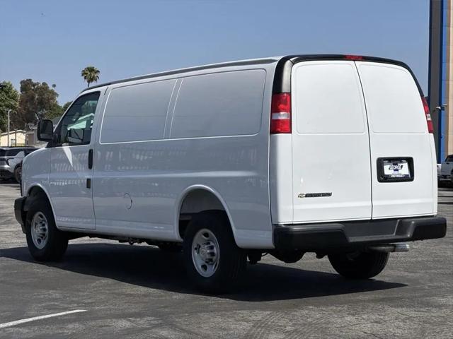2026 Chevrolet Express Cargo Van 2500 Regular Wheelbase, WT, RWD