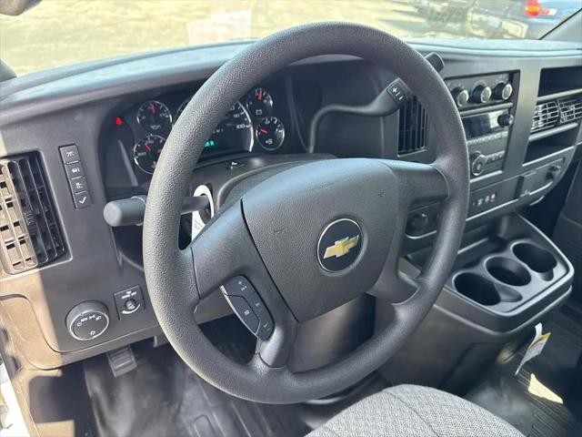 2026 Chevrolet Express Cargo Van 2500 Regular Wheelbase, WT, RWD