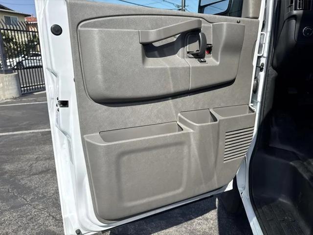 2026 Chevrolet Express Cargo Van 2500 Regular Wheelbase, WT, RWD