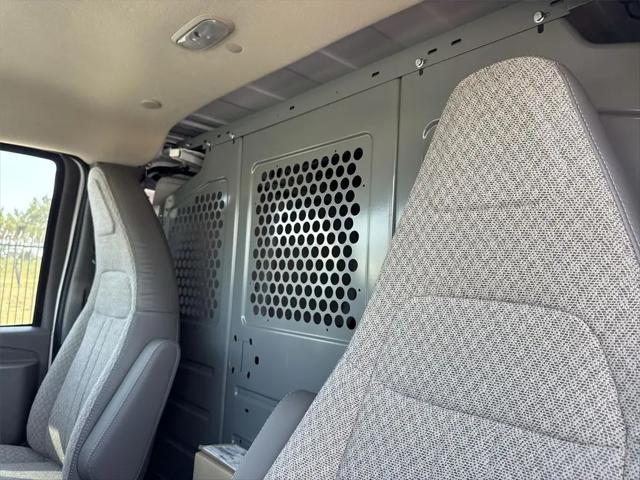 2026 Chevrolet Express Cargo Van 2500 Regular Wheelbase, WT, RWD