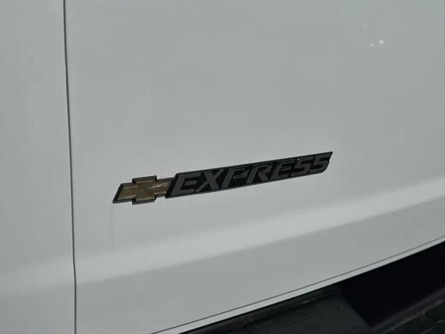 2026 Chevrolet Express Cargo Van 2500 Regular Wheelbase, WT, RWD