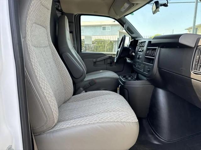 2026 Chevrolet Express Cargo Van 2500 Regular Wheelbase, WT, RWD