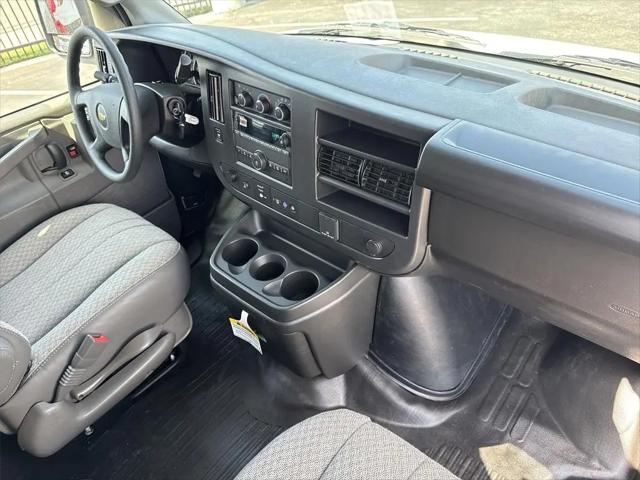 2026 Chevrolet Express Cargo Van 2500 Regular Wheelbase, WT, RWD