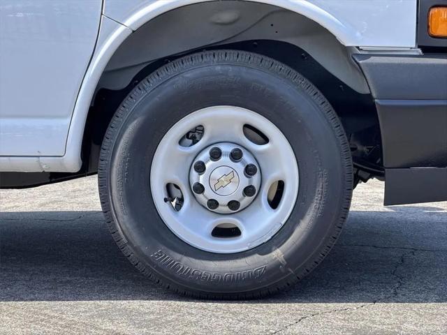 2026 Chevrolet Express Cargo Van 2500 Regular Wheelbase, WT, RWD