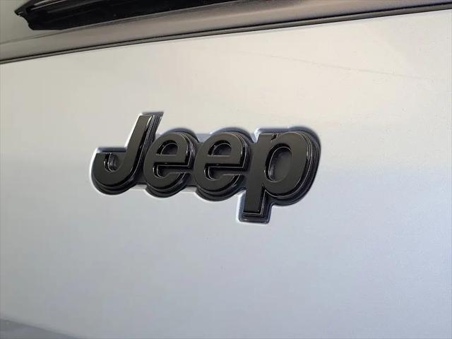 2026 Jeep Grand Cherokee L Altitude 4x2