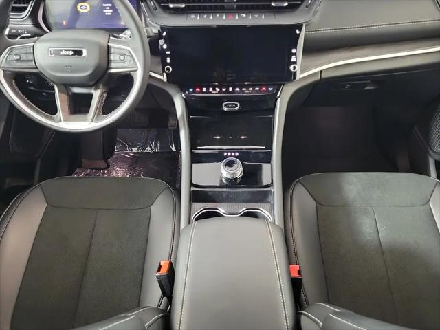 2026 Jeep Grand Cherokee L Altitude 4x2