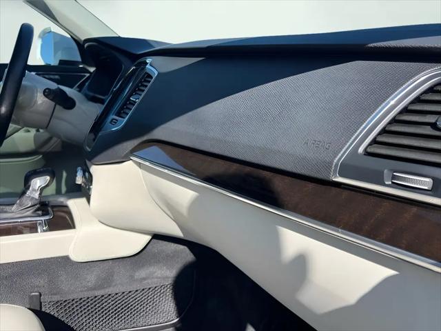 2019 Volvo XC90 T5 Momentum