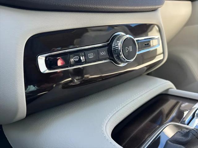 2019 Volvo XC90 T5 Momentum