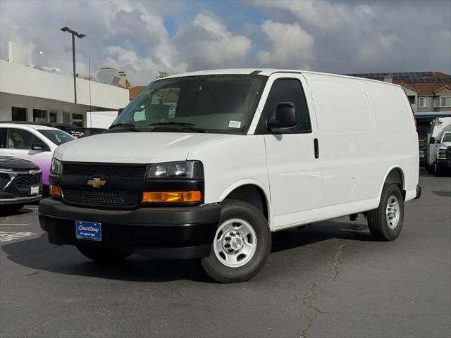 2026 Chevrolet Express Cargo Van 2500 Regular Wheelbase, WT, RWD