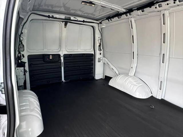2026 Chevrolet Express Cargo Van 2500 Regular Wheelbase, WT, RWD