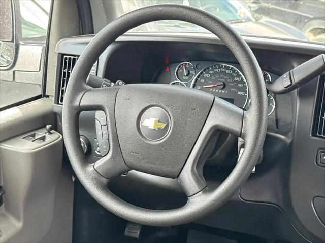 2026 Chevrolet Express Cargo Van 2500 Regular Wheelbase, WT, RWD
