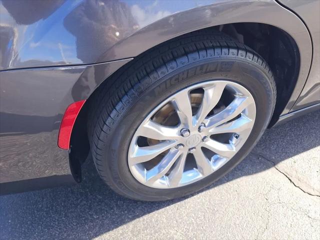 2022 Chrysler 300 Touring AWD
