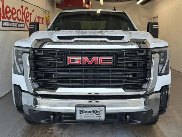 2026 GMC Sierra 2500HD Double Cab, Standard Bed, Pro, RWD