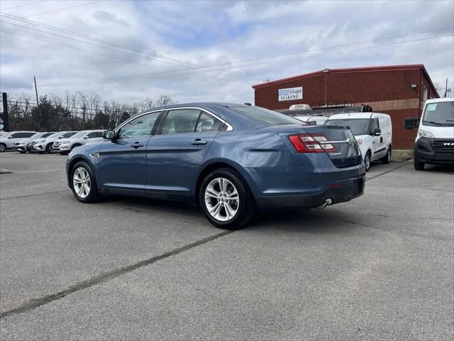 2018 Ford Taurus SE