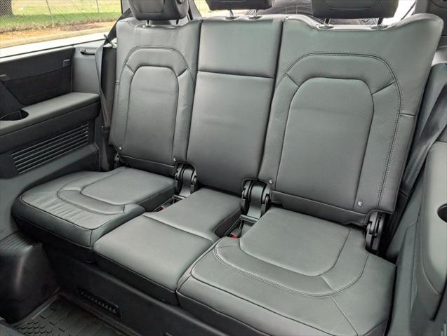 2024 Land Rover Defender 130 P400 S