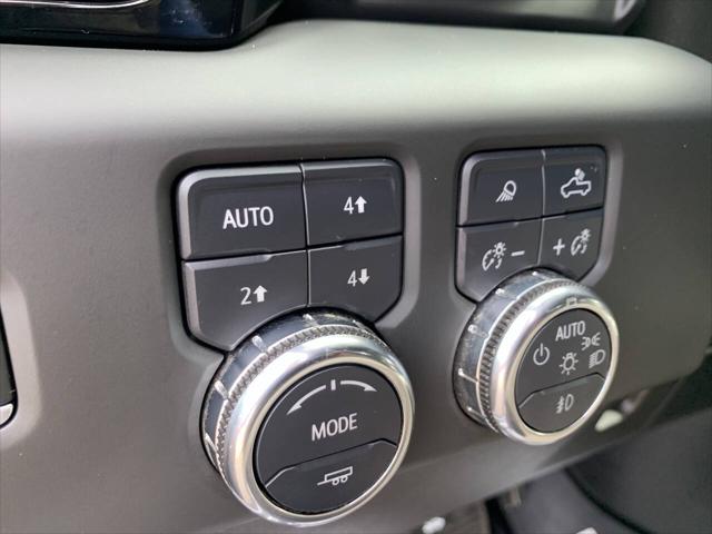 2025 GMC Sierra 3500HD Crew Cab, Standard Bed, AT4, 4WD