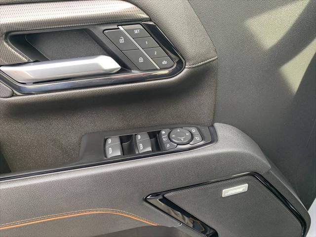 2025 GMC Sierra 3500HD Crew Cab, Standard Bed, AT4, 4WD