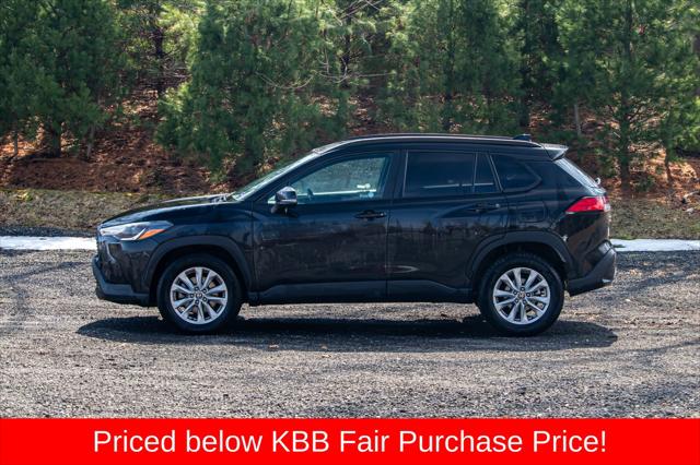 2024 Toyota Corolla Cross LE
